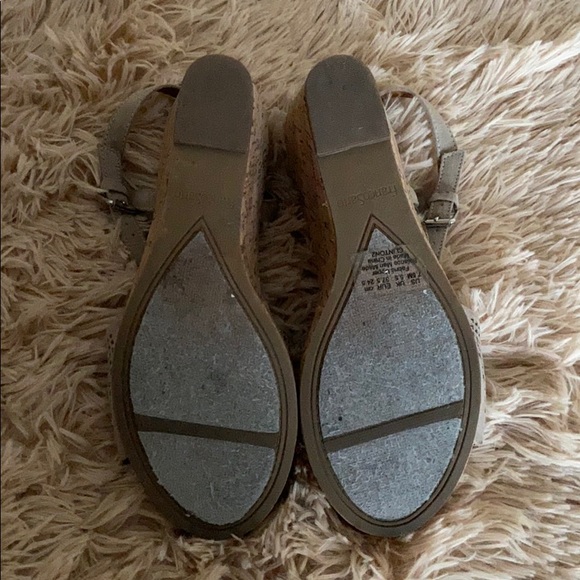 Auth Franco Sarto Clinton 2 Wedge Sandal, Taupe - Picture 8 of 8